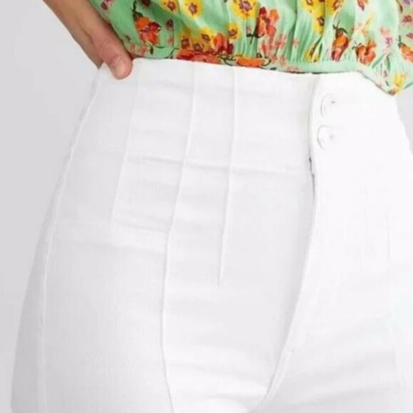 FREE PEOPE WE THE FREE Jayde Flare Jeans High Rise in Pure White - Picture 4 of 8